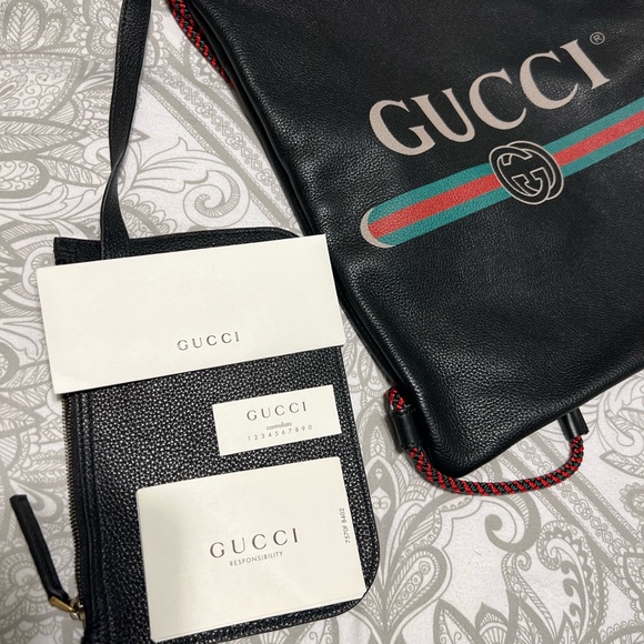Gucci Calfskin Logo Drawstring Backpack black (NEW/NEVER USED) - Picture 3 of 16